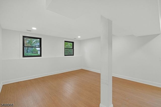 19 Midland Ave, Hillsdale Boro, NJ 07642