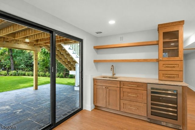 19 Midland Ave, Hillsdale Boro, NJ 07642