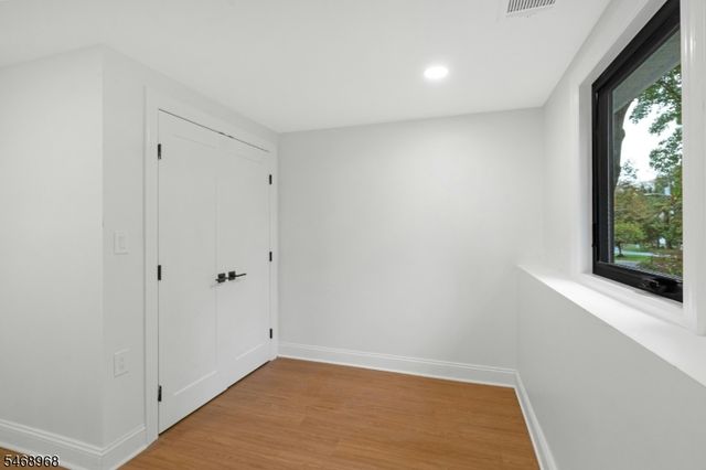 19 Midland Ave, Hillsdale Boro, NJ 07642
