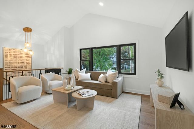 19 Midland Ave, Hillsdale Boro, NJ 07642