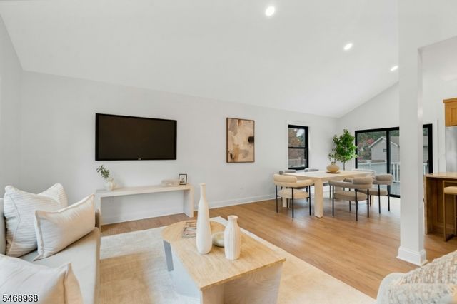 19 Midland Ave, Hillsdale Boro, NJ 07642