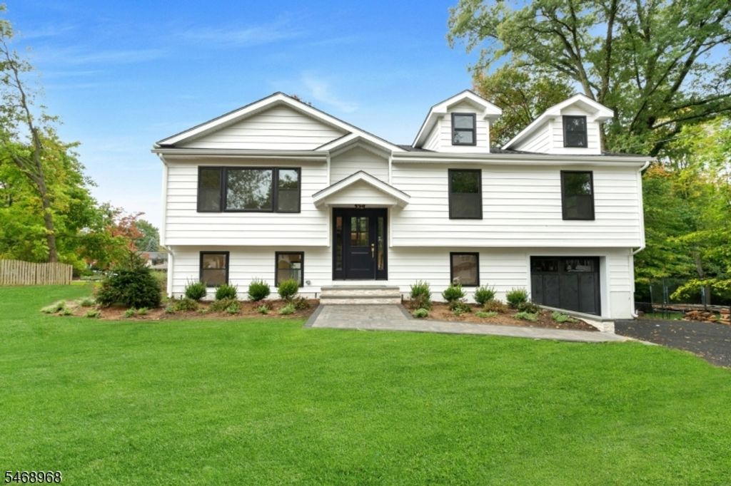 19 Midland Ave, Hillsdale Boro, NJ 07642