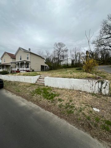 601 Moorman AVE NW, Roanoke, VA 24016