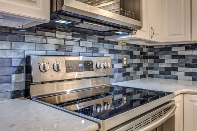 3320 Hillsboro Pike, Nashville, TN 37215