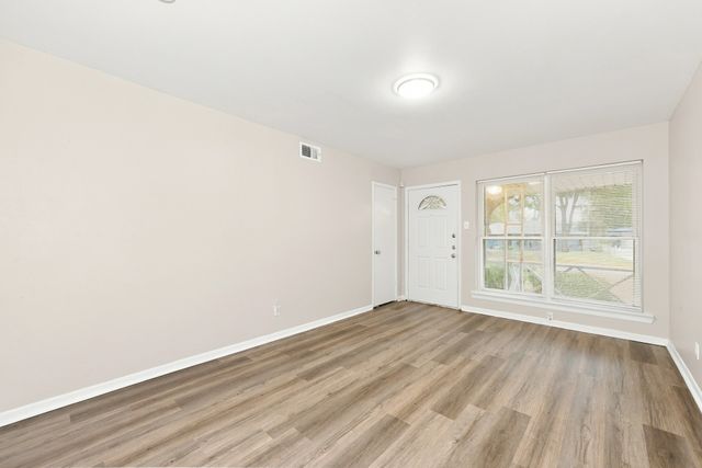 319 Royal Avenue, Duncanville, TX 75137