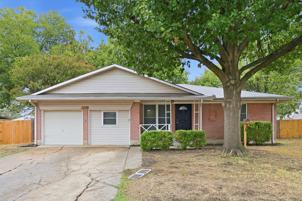 319 Royal Avenue, Duncanville, TX 75137