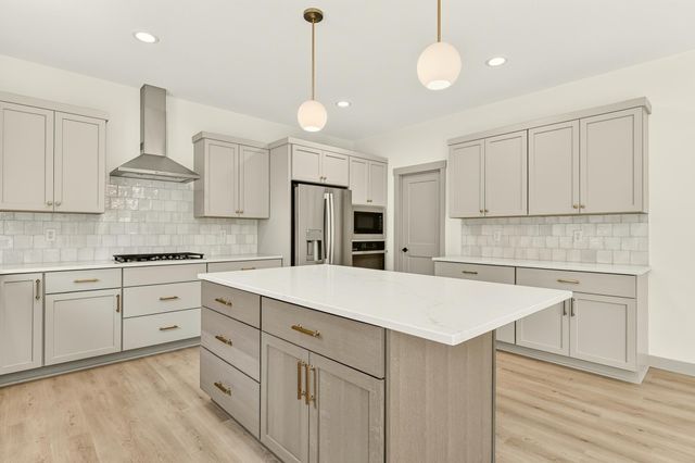 3730 Stonehedge Drive NE, Rochester, MN 55906