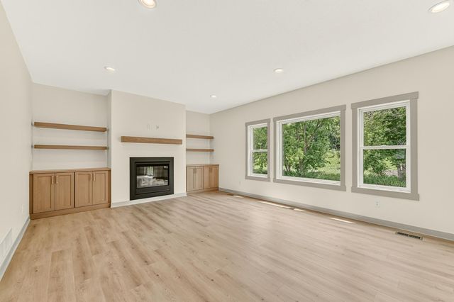 3730 Stonehedge Drive NE, Rochester, MN 55906