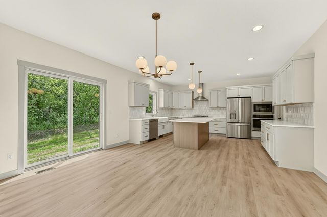 3730 Stonehedge Drive NE, Rochester, MN 55906