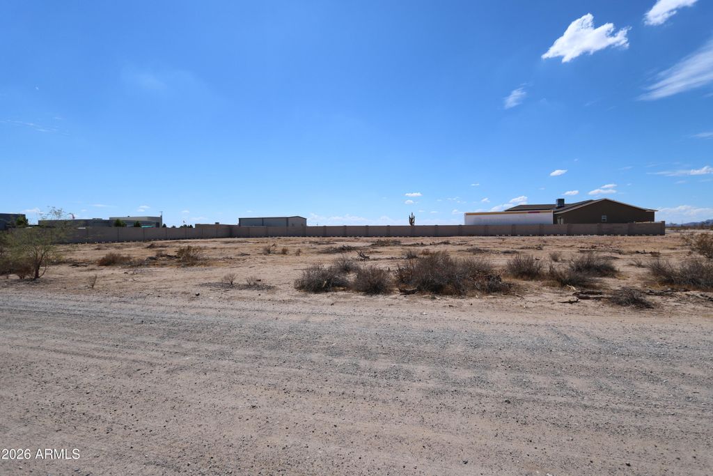 25101 W LOWDEN Road 368, Wittmann, AZ 85361 — exterior
