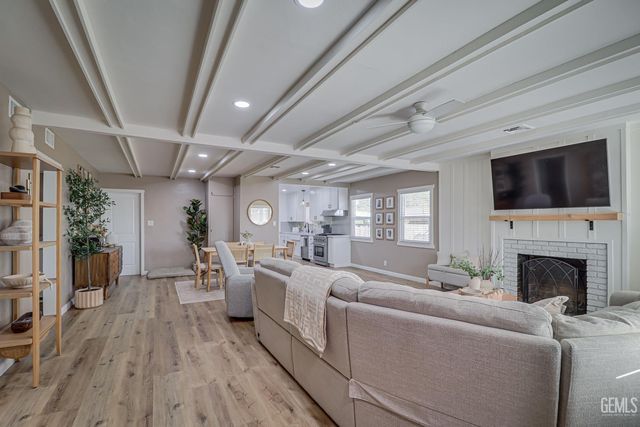 238 B Street, Bakersfield, CA 93304