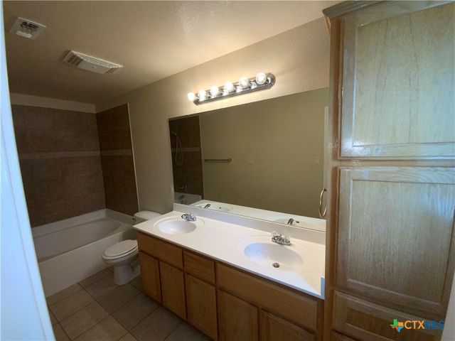 1001 Leah Drive B, Troy, TX 76579