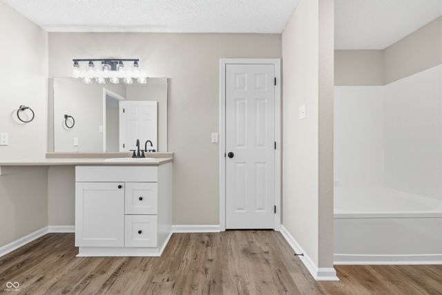 10317 Hatherley Way, Fishers, IN 46037