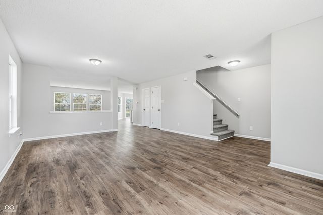 10317 Hatherley Way, Fishers, IN 46037