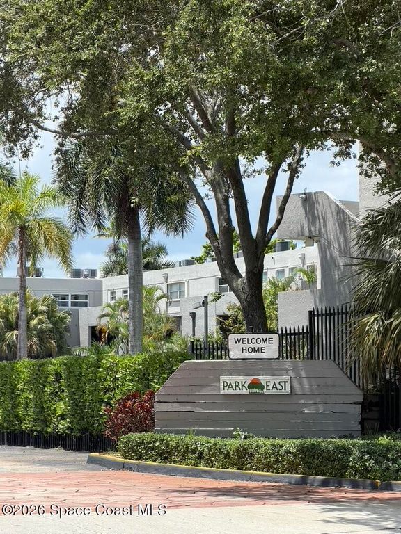 30 NW 87 Avenue C201, Miami, FL 33172