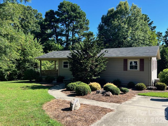 119 Klutz Road, Mooresville, NC 28115