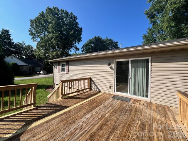 119 Klutz Road, Mooresville, NC 28115