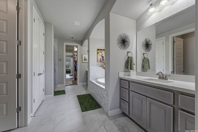 2550 BLACK BEAR DR, New Braunfels, TX 78132