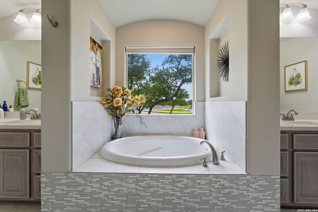 2550 BLACK BEAR DR, New Braunfels, TX 78132