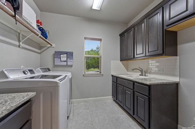 2550 BLACK BEAR DR, New Braunfels, TX 78132