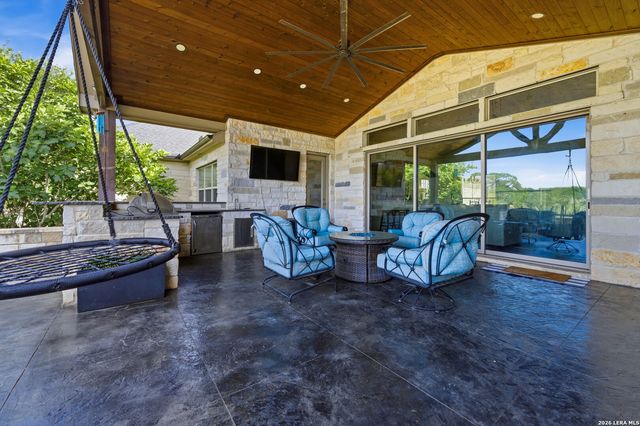 2550 BLACK BEAR DR, New Braunfels, TX 78132