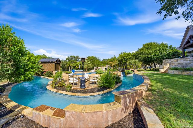 2550 BLACK BEAR DR, New Braunfels, TX 78132