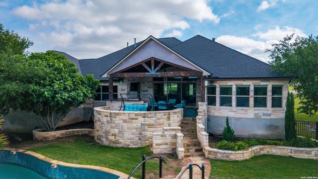 2550 BLACK BEAR DR, New Braunfels, TX 78132