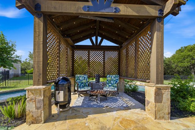 2550 BLACK BEAR DR, New Braunfels, TX 78132