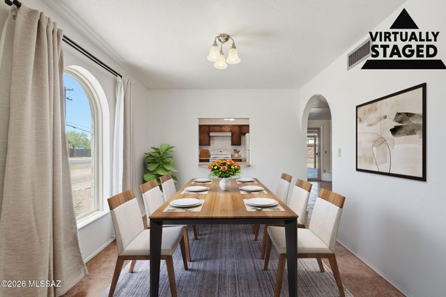 2501 E Greenlee Place, Tucson, AZ 85716