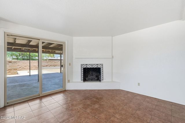 2501 E Greenlee Place, Tucson, AZ 85716