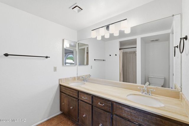 2501 E Greenlee Place, Tucson, AZ 85716
