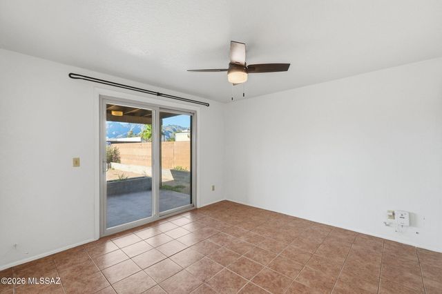 2501 E Greenlee Place, Tucson, AZ 85716