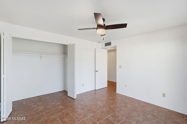 2501 E Greenlee Place, Tucson, AZ 85716