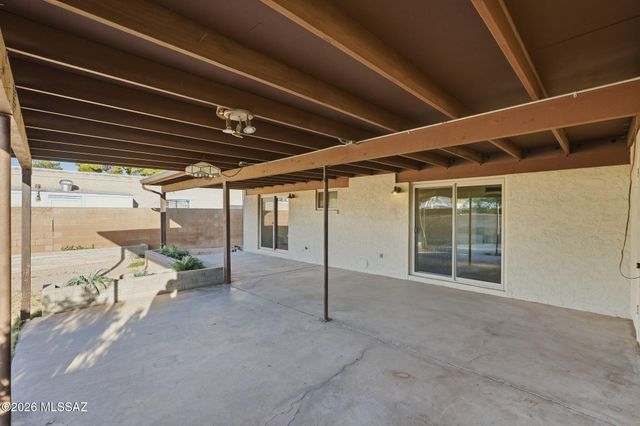2501 E Greenlee Place, Tucson, AZ 85716
