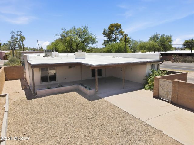 2501 E Greenlee Place, Tucson, AZ 85716