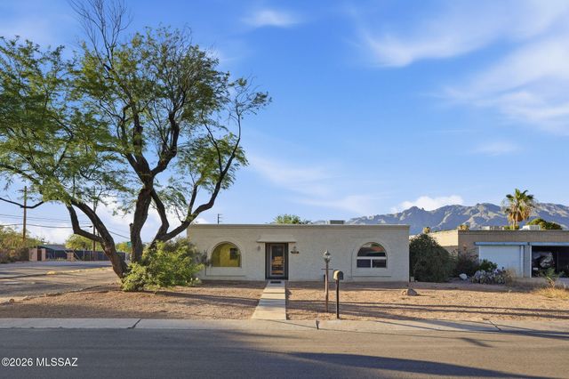 2501 E Greenlee Place, Tucson, AZ 85716