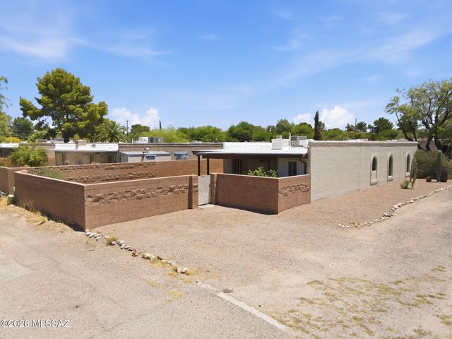 2501 E Greenlee Place, Tucson, AZ 85716