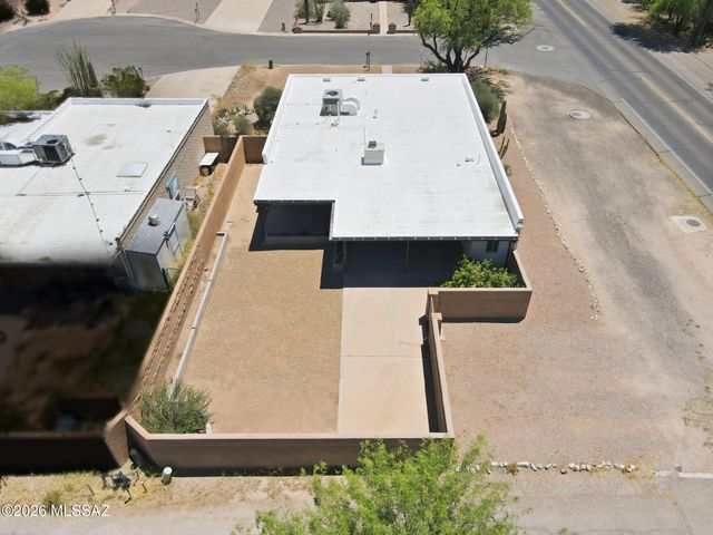 2501 E Greenlee Place, Tucson, AZ 85716