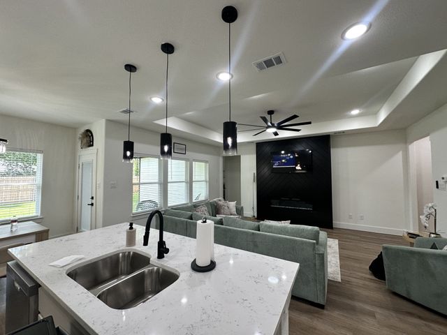 2816 Pennsylvania Avenue, Dallas, TX 75215