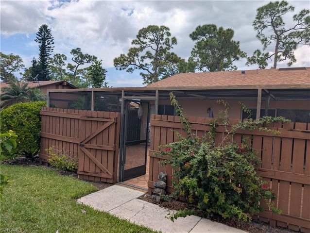 5652 Foxlake DR, North Fort Myers, FL 33917