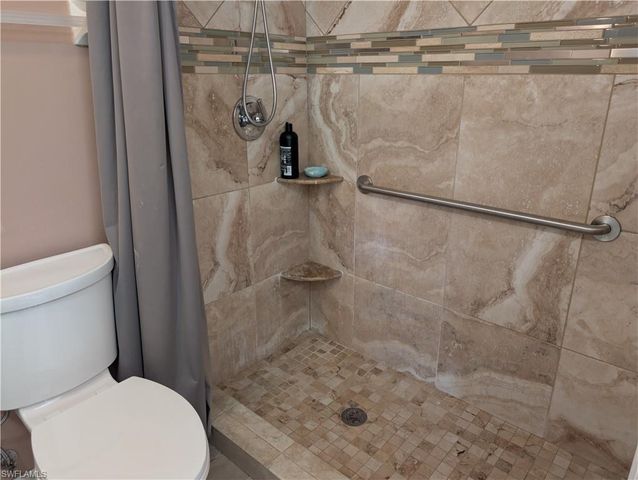 5652 Foxlake DR, North Fort Myers, FL 33917