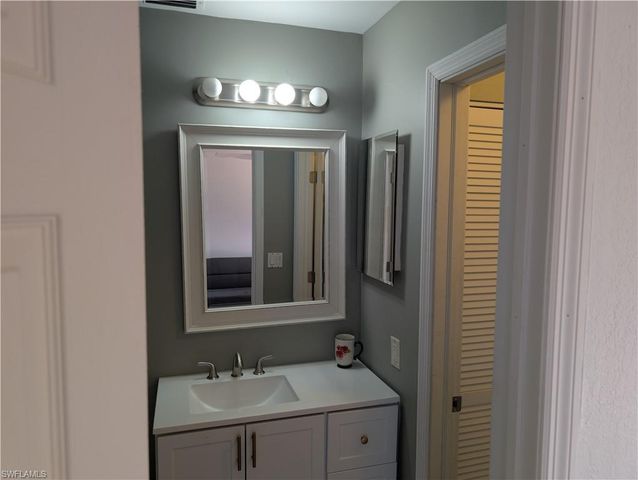 5652 Foxlake DR, North Fort Myers, FL 33917
