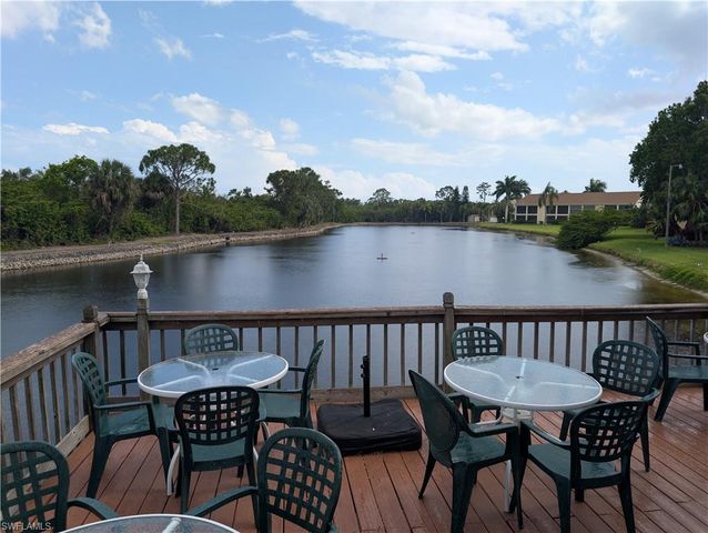 5652 Foxlake DR, North Fort Myers, FL 33917