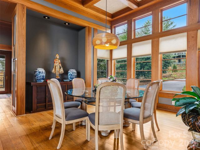 1000 McFarlane Way, Hendersonville, NC 28739