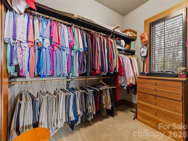 1000 McFarlane Way, Hendersonville, NC 28739