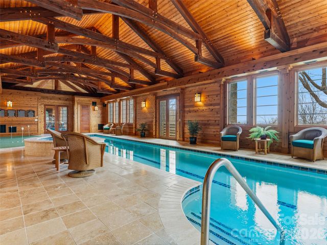 1000 McFarlane Way, Hendersonville, NC 28739