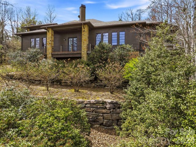 1000 McFarlane Way, Hendersonville, NC 28739