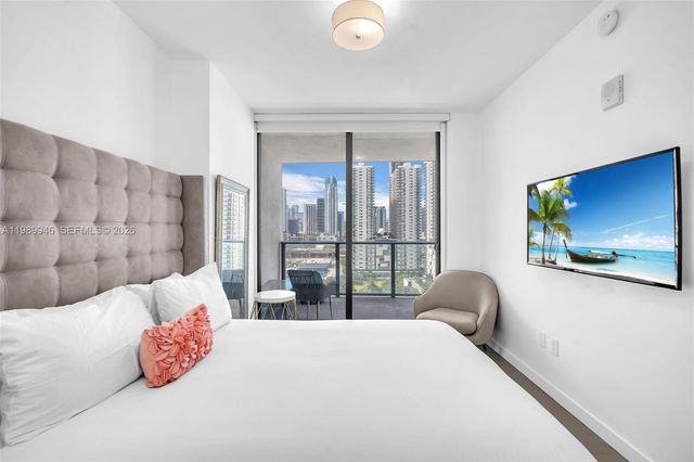 1600 NE 1st Ave 1207, Miami, FL 33132