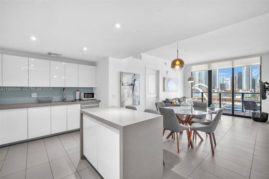 1600 NE 1st Ave 1207, Miami, FL 33132