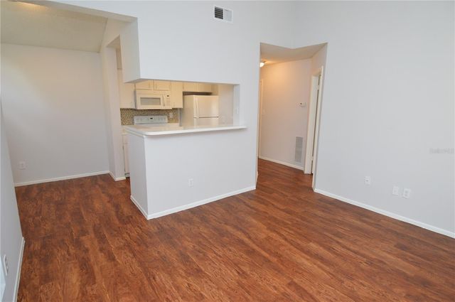 8625 MALLARD RESERVE DRIVE 201, Tampa, FL 33614